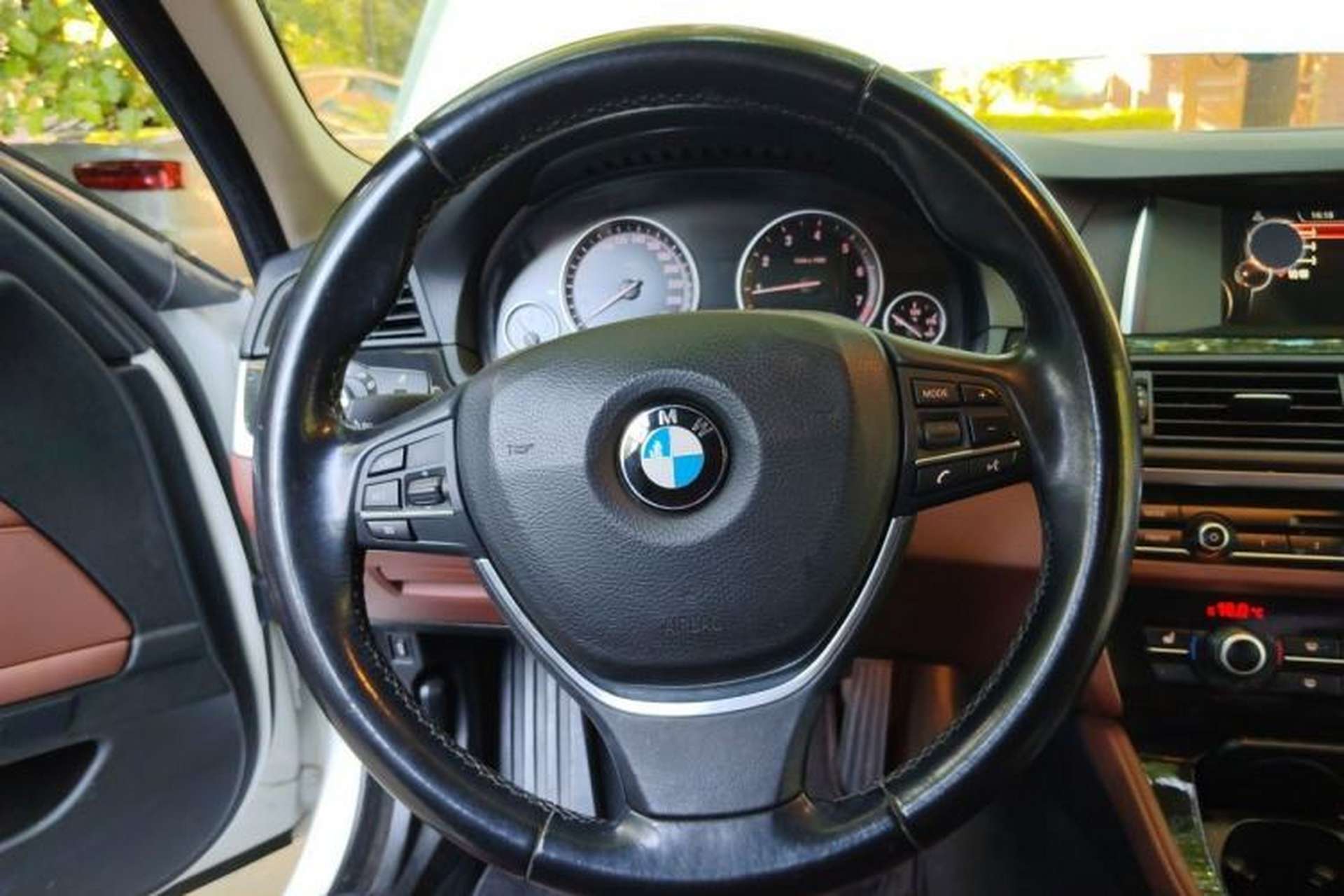 Used BMW 5 Series 2017 520Li Elegant Edition Steering Wheel