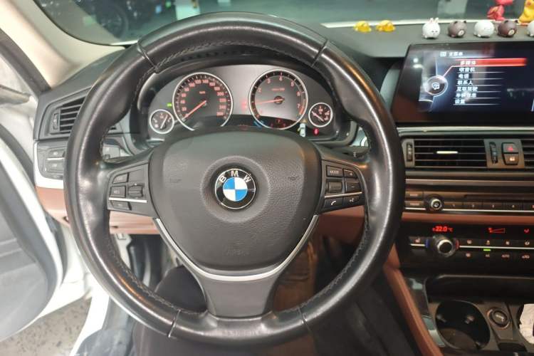 Used BMW 5 Series 2017 520Li Elegant Edition Steering Wheel