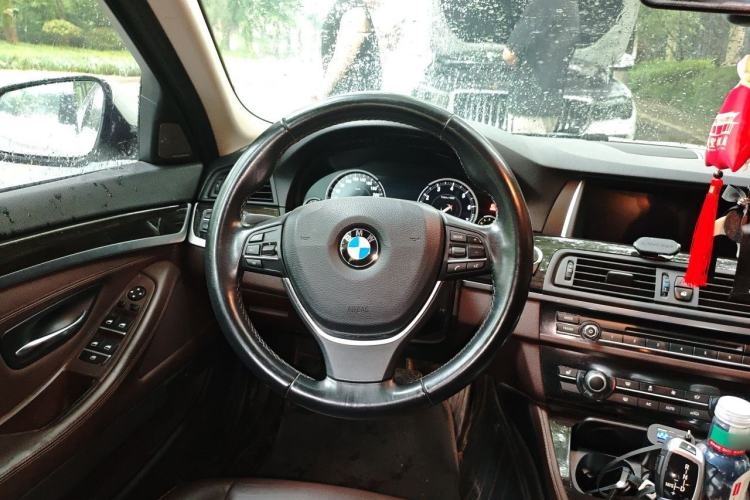 Used BMW 5 Series 2017 525Li Luxury Design Package Steering Wheel