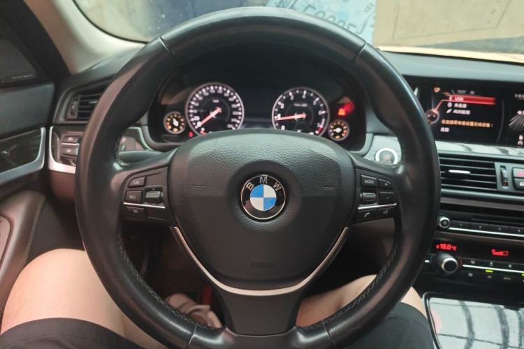 Used BMW 5 Series 2017 525Li Luxury Design Package Steering Wheel