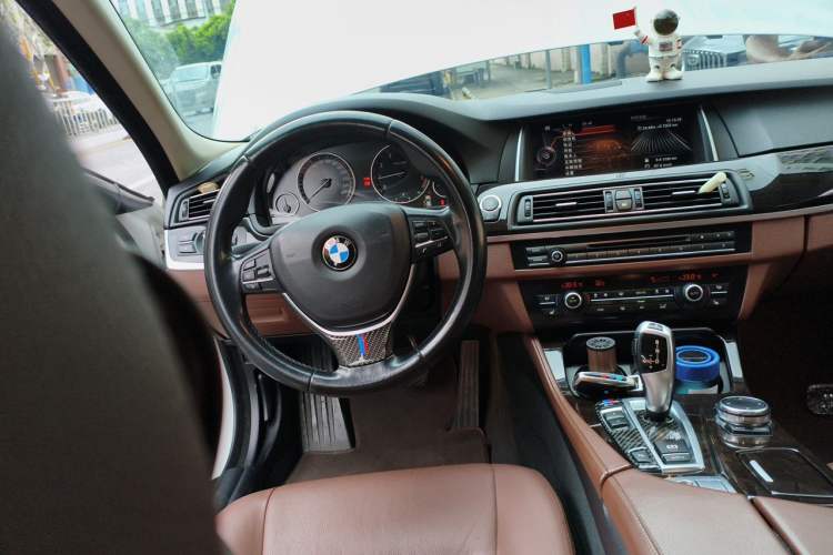 Used BMW 5 Series 2017 528Li Leading Model Steering Wheel