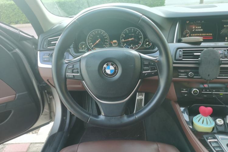 Used BMW 5 Series 2017 528Li xDrive Leading Model Steering Wheel