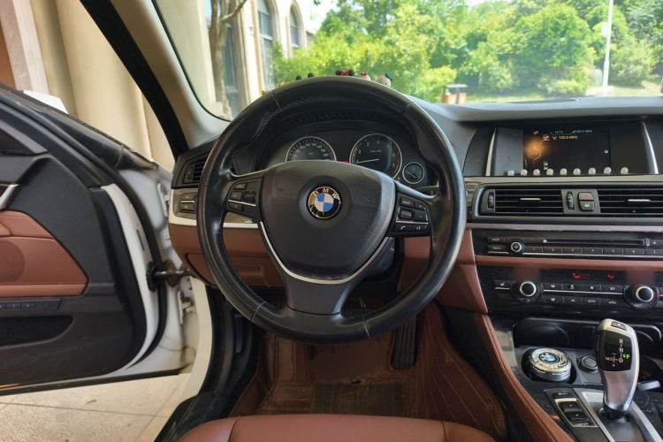 Used BMW 5 Series 2017 520Li Elegant Edition Steering Wheel