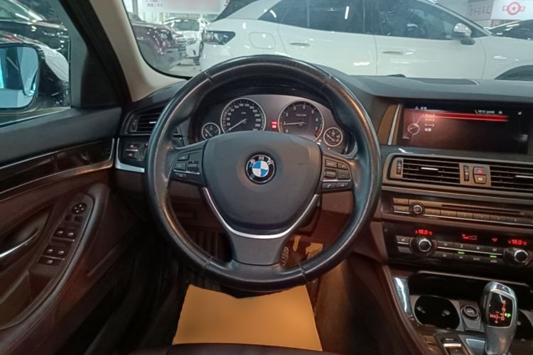 Used BMW 5 Series 2017 525Li Luxury Design Package Steering Wheel