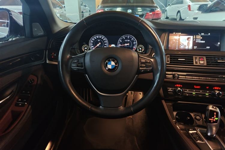 Used BMW 5 Series 2017 525Li Luxury Design Package Steering Wheel