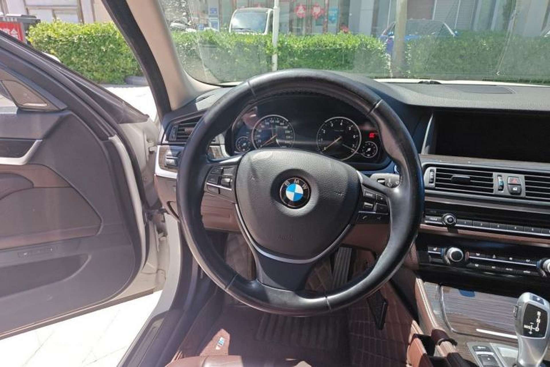Used BMW 5 Series 2017 525Li Luxury Design Package Steering Wheel