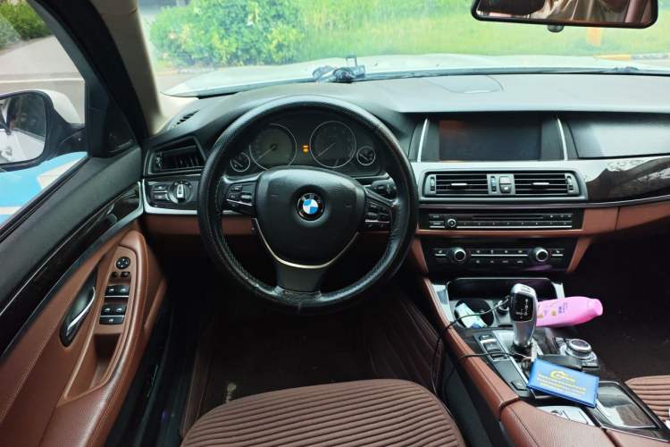 Used BMW 5 Series 2017 525Li Leading Model Steering Wheel