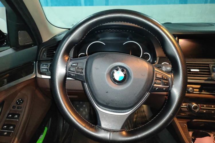 Used BMW 5 Series 2017 525Li Luxury Design Package Steering Wheel