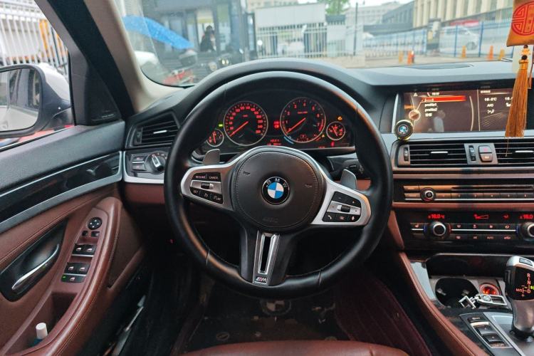 Used BMW 5 Series 2017 520Li Elegant Edition Steering Wheel