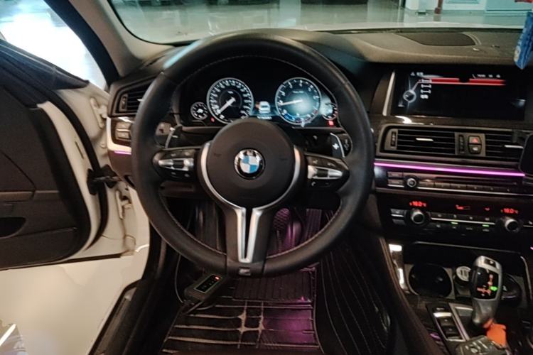 Used BMW 5 Series 2017 525Li Luxury Design Package Steering Wheel