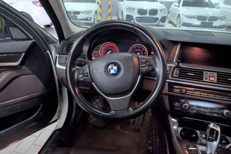 Used BMW 5 Series 2017 525Li Luxury Design Package Steering Wheel