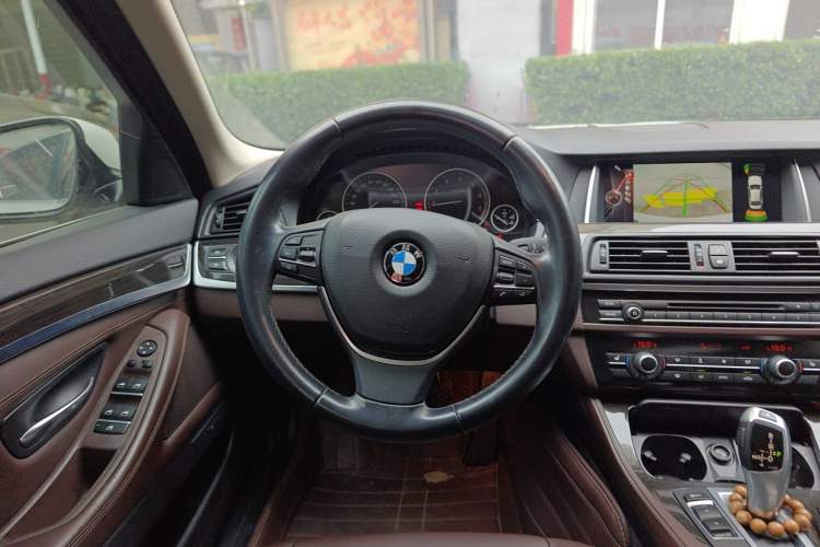 Used BMW 5 Series 2017 525Li Luxury Design Package Steering Wheel