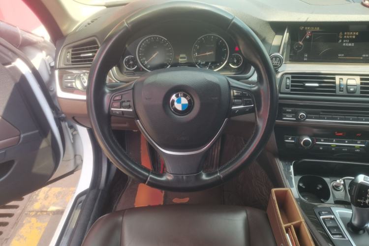 Used BMW 5 Series 2017 525Li Luxury Design Package Steering Wheel