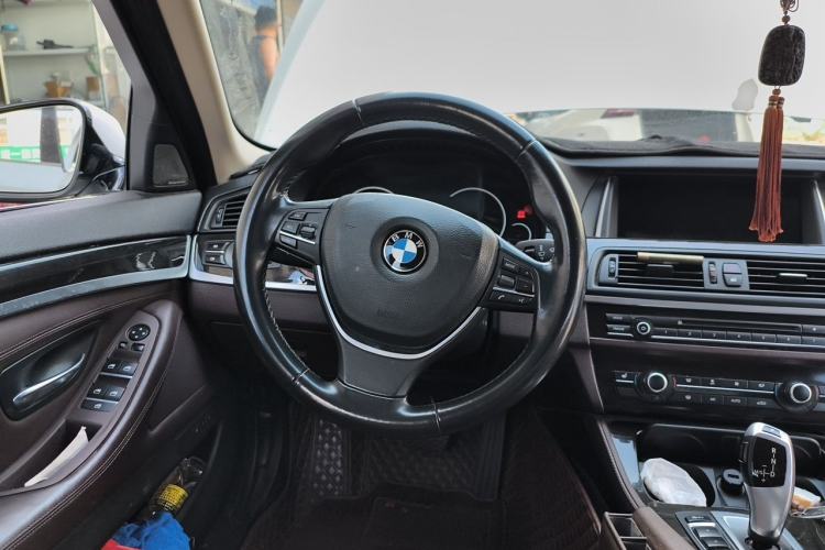 Used BMW 5 Series 2017 525Li Luxury Design Package Steering Wheel