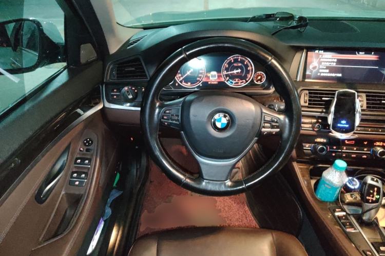 Used BMW 5 Series 2017 525Li Luxury Design Package Steering Wheel
