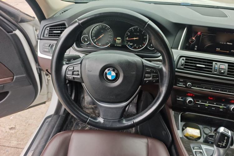 Used BMW 5 Series 2017 525Li Luxury Design Package Steering Wheel