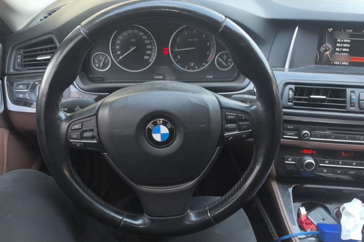 Used BMW 5 Series 2017 525Li Leading Model Steering Wheel