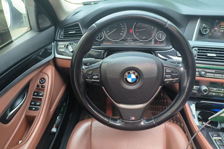 Used BMW 5 Series 2017 520Li Elegant Edition Steering Wheel