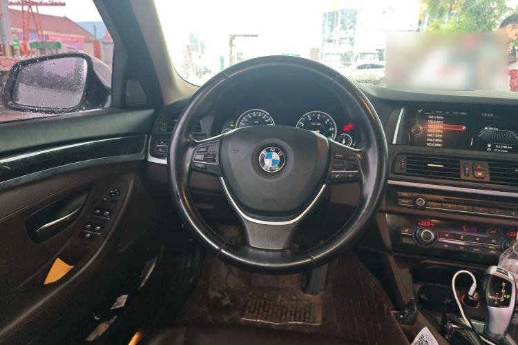 Used BMW 5 Series 2017 525Li Luxury Design Package Steering Wheel