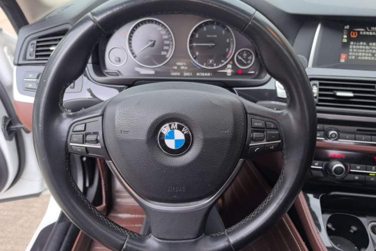 Used BMW 5 Series 2017 520Li Elegant Edition Steering Wheel