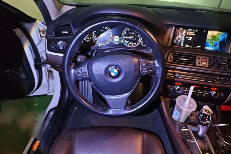 Used BMW 5 Series 2017 525Li Luxury Design Package Steering Wheel