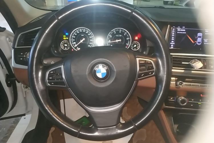 Used BMW 5 Series 2017 525Li Leading Model Steering Wheel