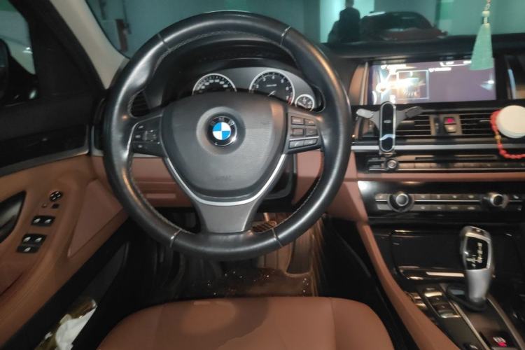 Used BMW 5 Series 2017 520Li Elegant Edition Steering Wheel
