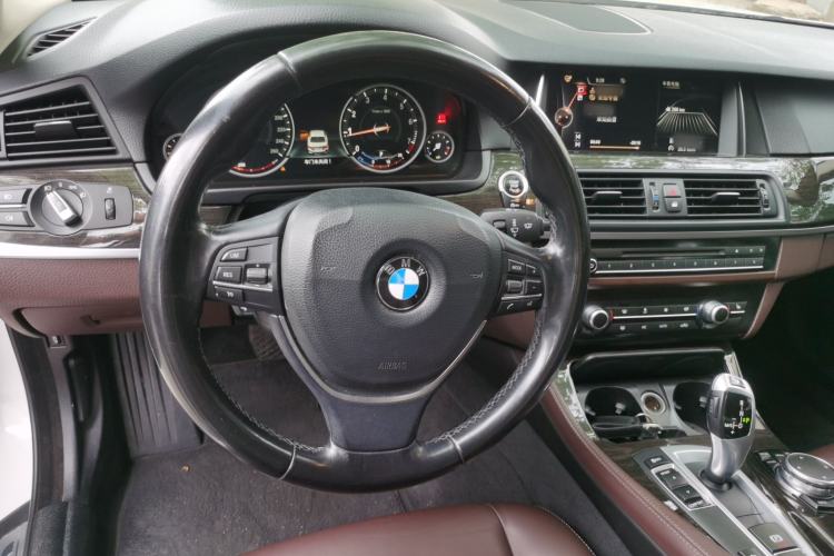Used BMW 5 Series 2017 525Li Luxury Design Package Steering Wheel
