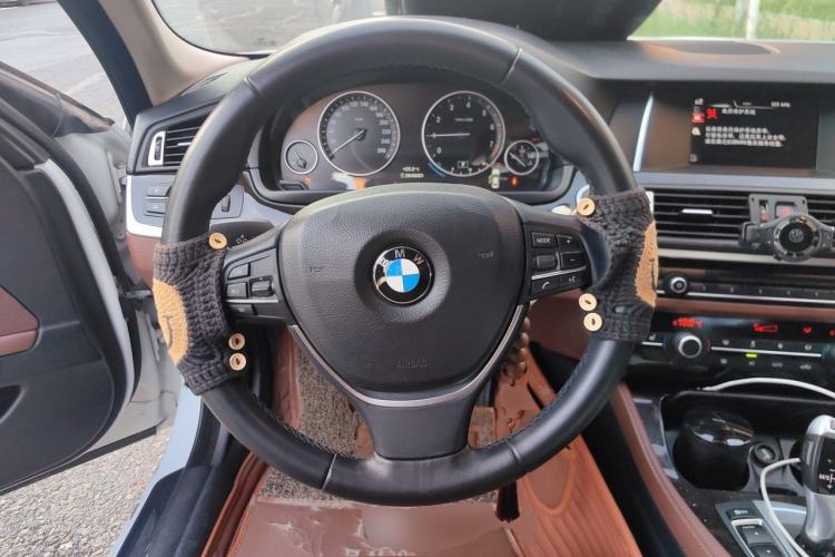 Used BMW 5 Series 2017 525Li Leading Model Steering Wheel