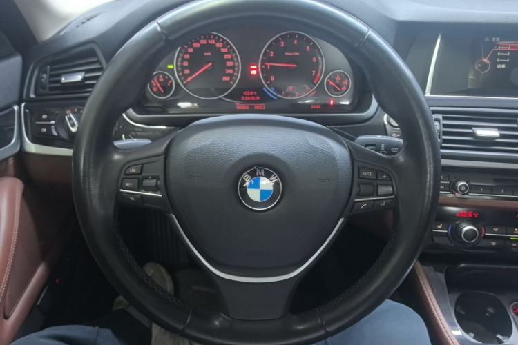 Used BMW 5 Series 2017 520Li Elegant Edition Steering Wheel