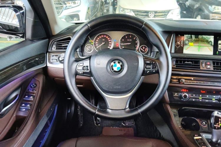 Used BMW 5 Series 2017 525Li Luxury Design Package Steering Wheel