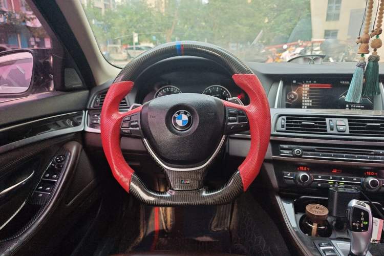Used BMW 5 Series 2017 525Li Luxury Design Package Steering Wheel