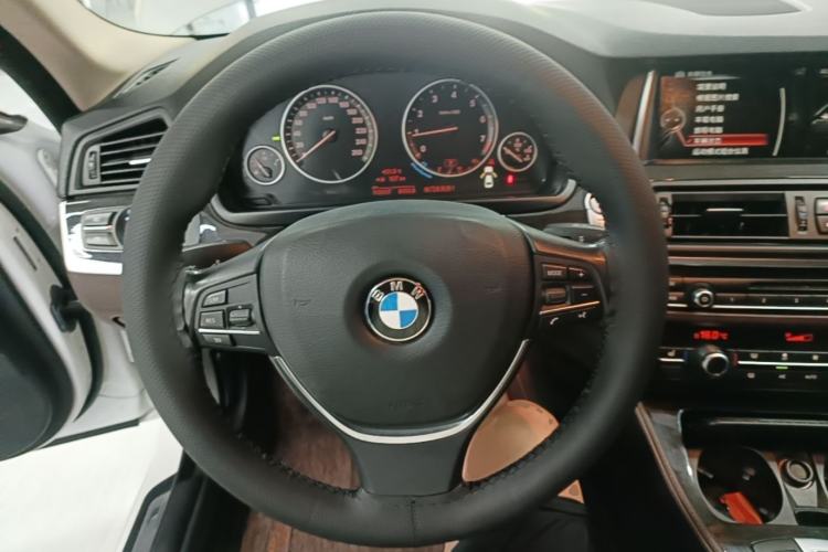 Used BMW 5 Series 2017 525Li Luxury Design Package Steering Wheel