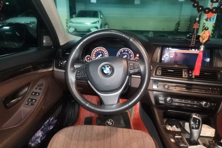 Used BMW 5 Series 2017 525Li Luxury Design Package Steering Wheel