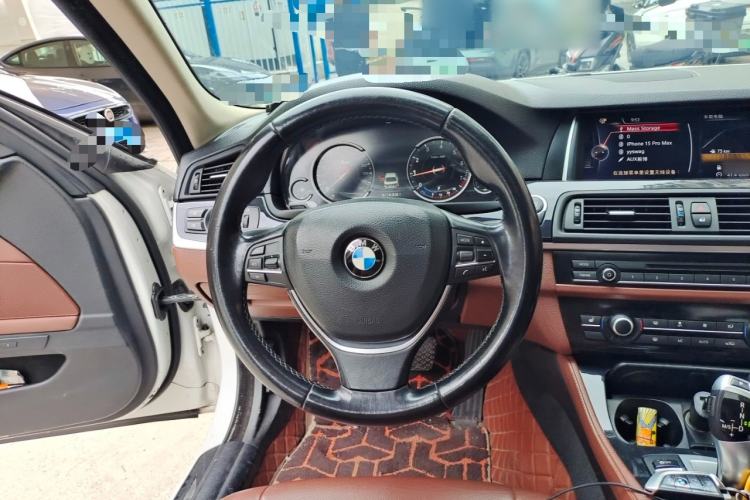 Used BMW 5 Series 2017 520Li Elegant Edition Steering Wheel