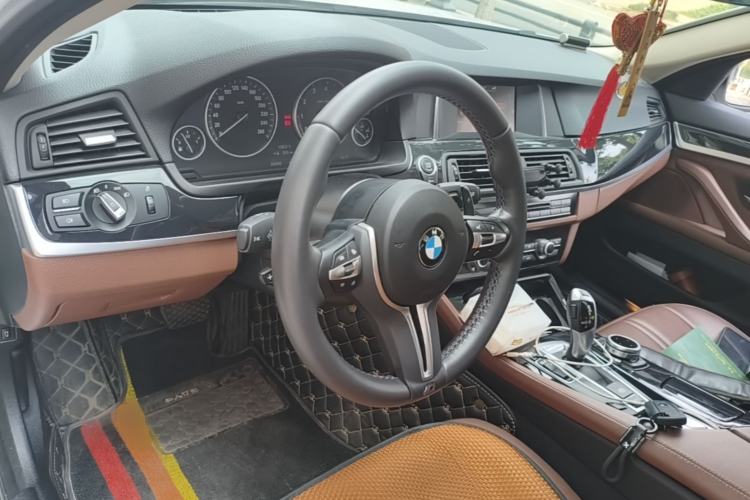 Used BMW 5 Series 2017 520Li Elegant Edition Steering Wheel