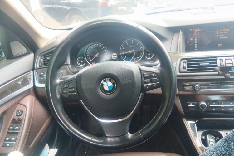 Used BMW 5 Series 2017 525Li Luxury Design Package Steering Wheel
