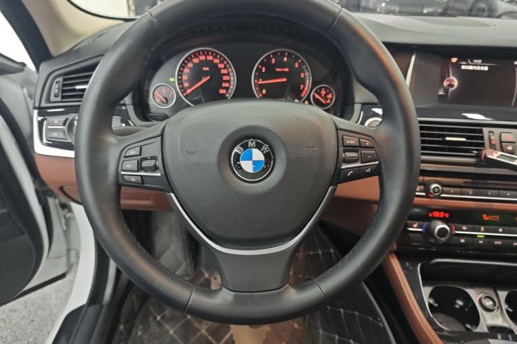 Used BMW 5 Series 2017 520Li Elegant Edition Steering Wheel