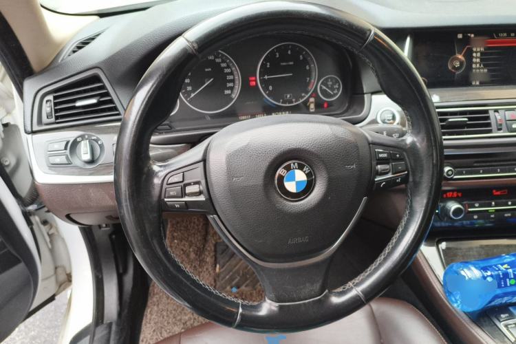 Used BMW 5 Series 2017 525Li Luxury Design Package Steering Wheel