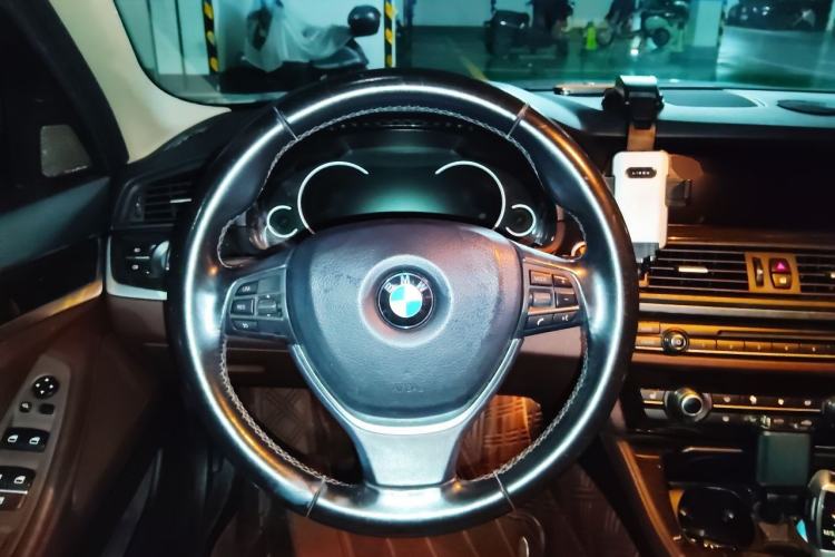 Used BMW 5 Series 2017 525Li Luxury Design Package Steering Wheel
