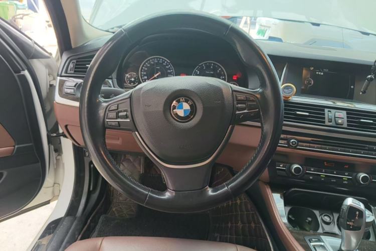Used BMW 5 Series 2017 525Li Leading Model Steering Wheel