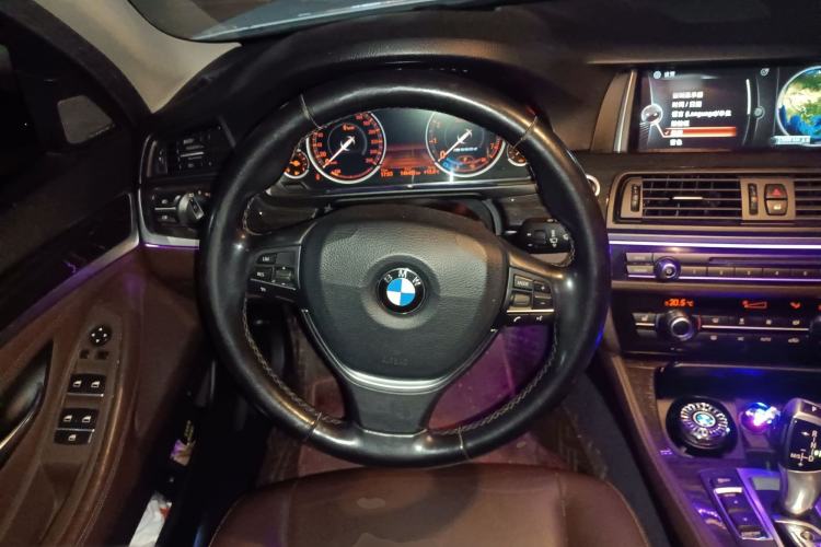 Used BMW 5 Series 2017 525Li Luxury Design Package Steering Wheel