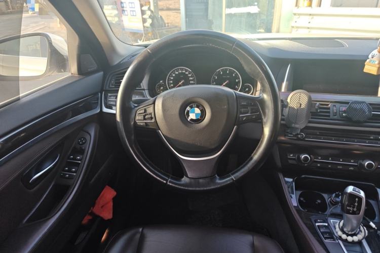 Used BMW 5 Series 2017 525Li Luxury Design Package Steering Wheel