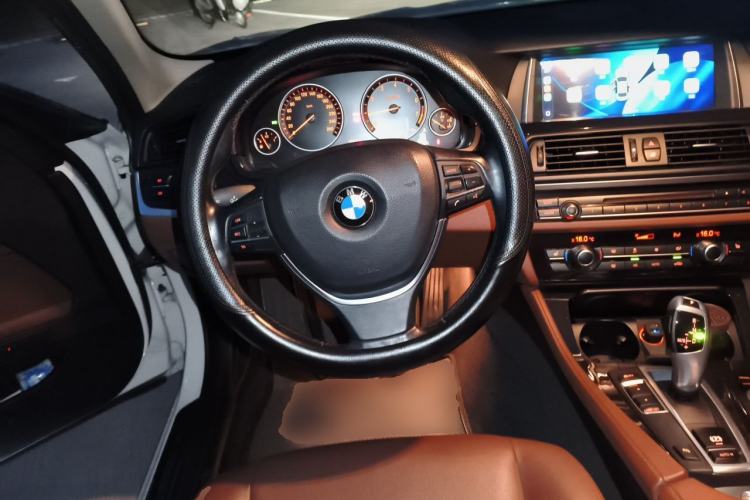 Used BMW 5 Series 2017 520Li Elegant Edition Steering Wheel