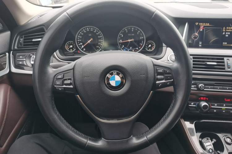 Used BMW 5 Series 2017 525Li Luxury Design Package Steering Wheel