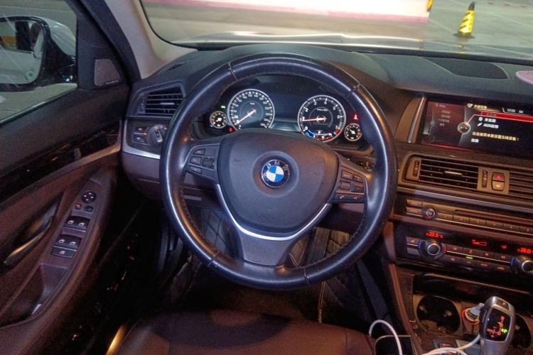 Used BMW 5 Series 2017 525Li Luxury Design Package Steering Wheel
