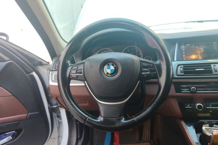 Used BMW 5 Series 2017 520Li Elegant Edition Steering Wheel