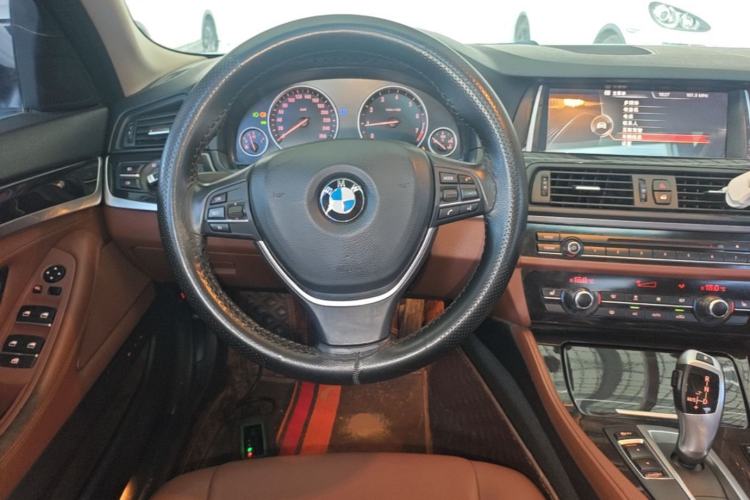 Used BMW 5 Series 2017 520Li Elegant Edition Steering Wheel