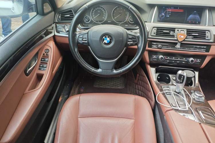 Used BMW 5 Series 2017 525Li Leading Model Steering Wheel