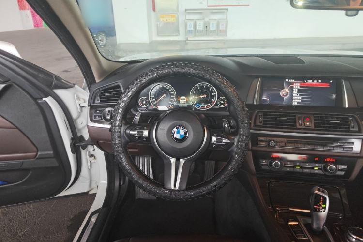 Used BMW 5 Series 2017 525Li Luxury Design Package Steering Wheel